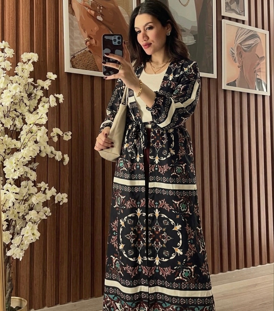 كاردى اسود منقوش